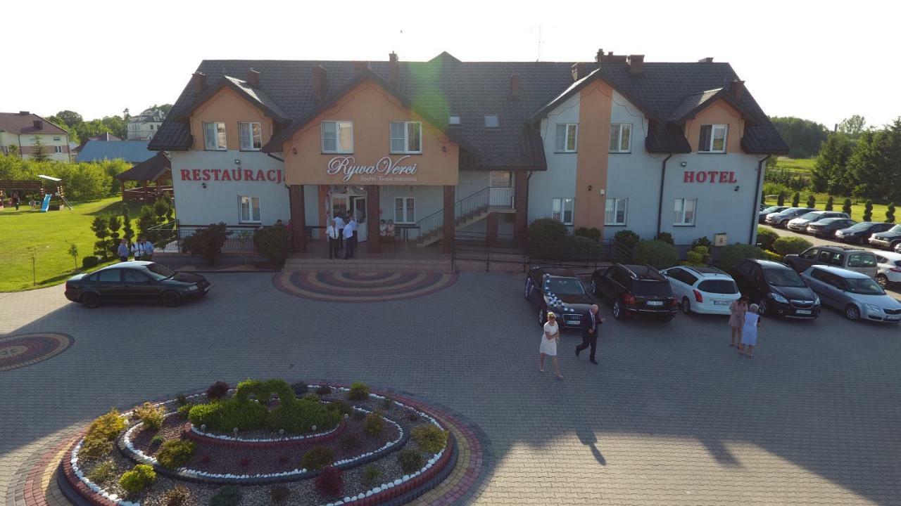 Hotel Restauracja Lorenzo Stopnica Exterior foto